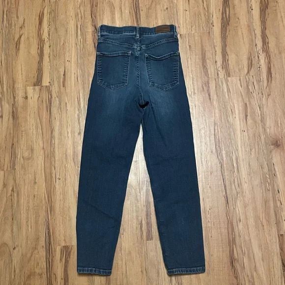 Express Super High Rise Crop Jeans Mom Jeans - Picture 3 of 13